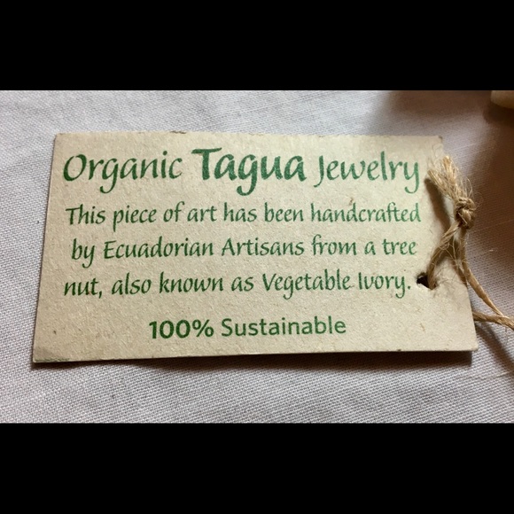 Tagua Fairtrade handmade Necklace & Earrings - Picture 8 of 12